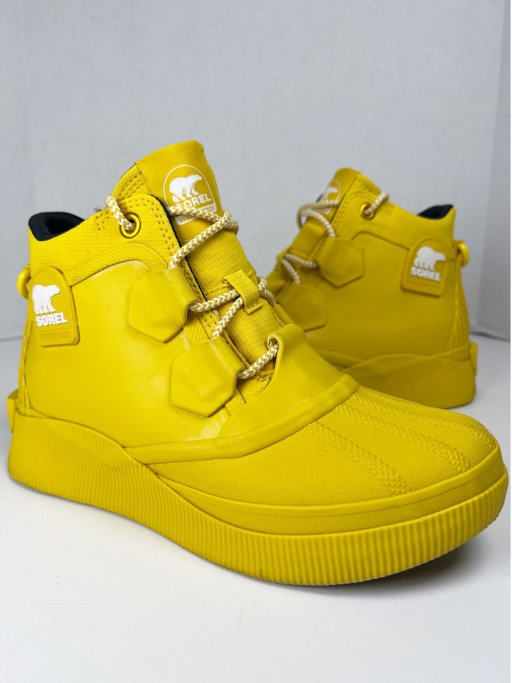 SOREL Women’s Size 7.5M Yellow Out N About IV Splashy Waterproof Boots